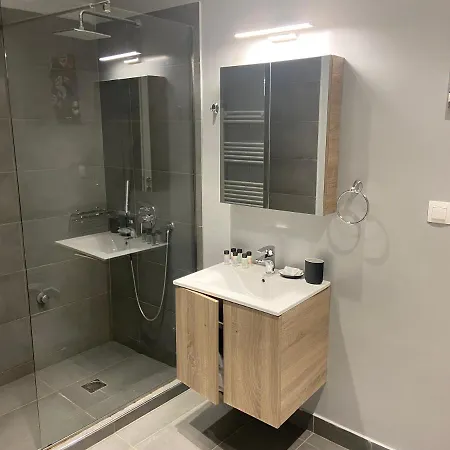 Apartment Connect & *